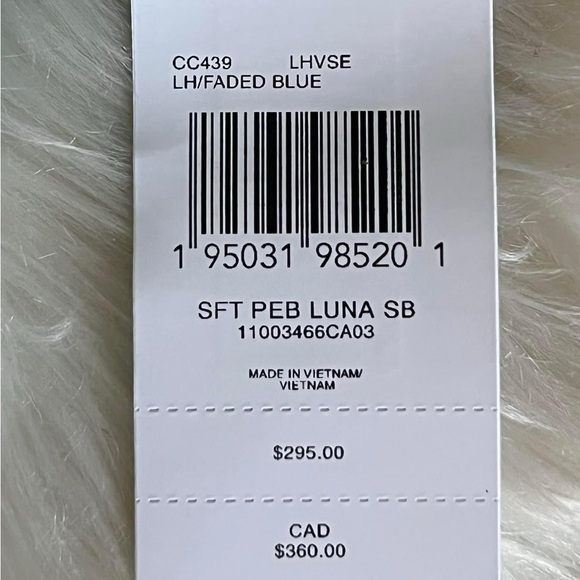 CC439 - Coach Luna Shoulder Bag - Picture 10 of 12